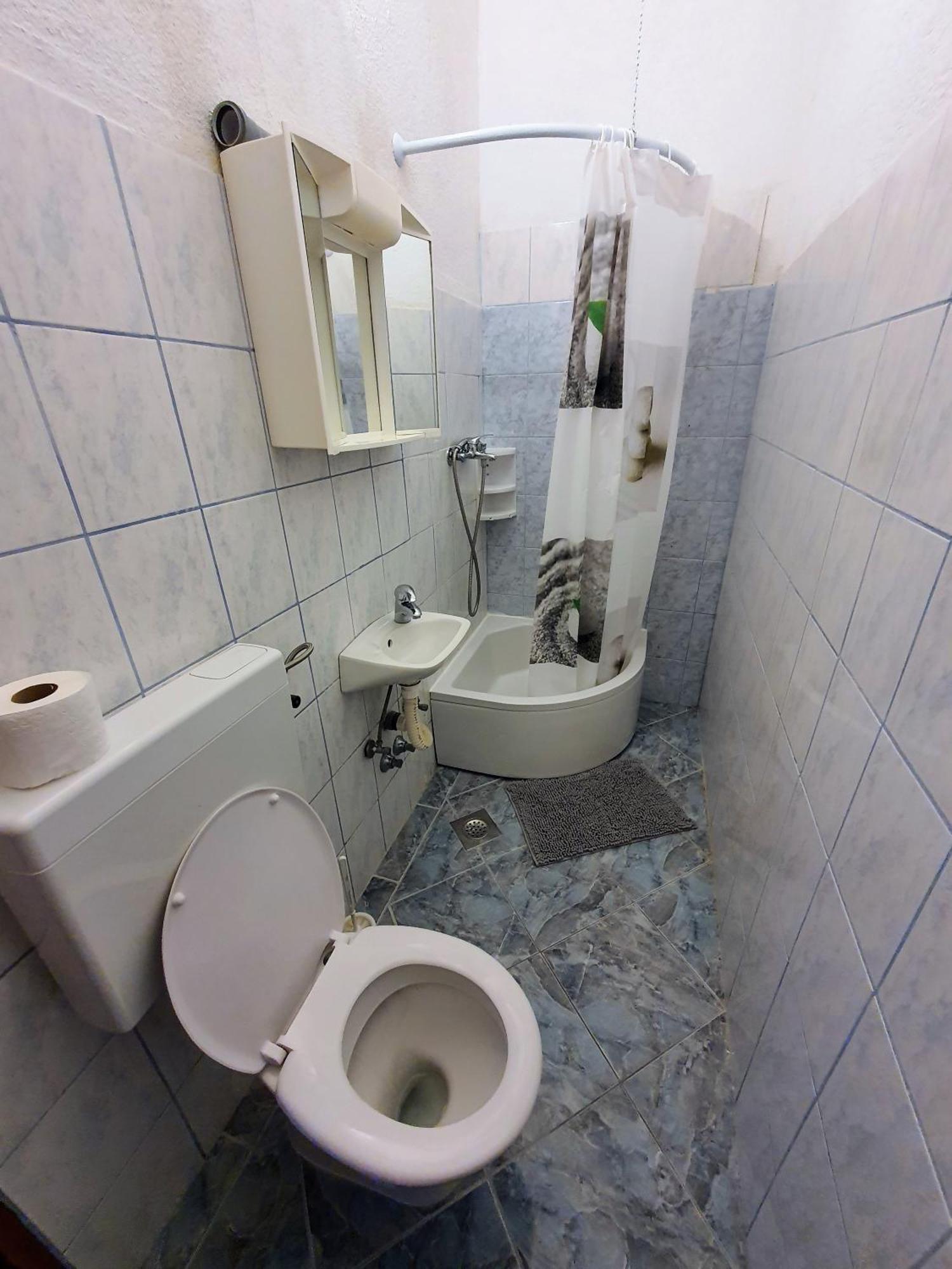 Apartment - Buffet 2b *