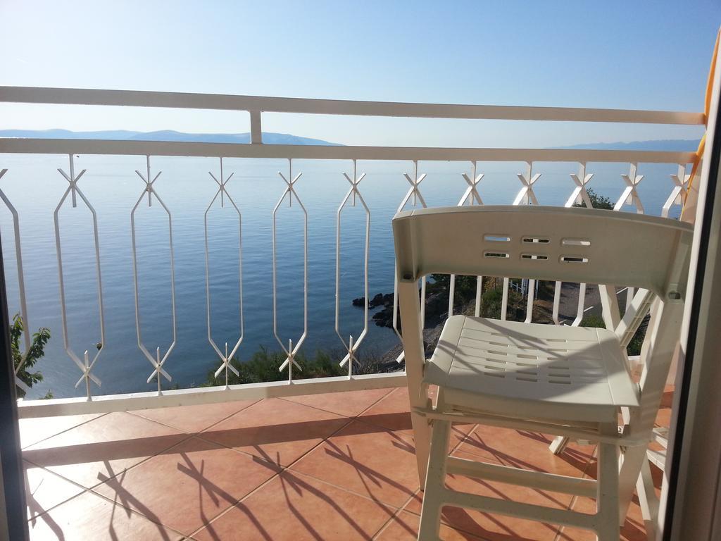 - Buffet 2b Apartma Sveti Juraj
